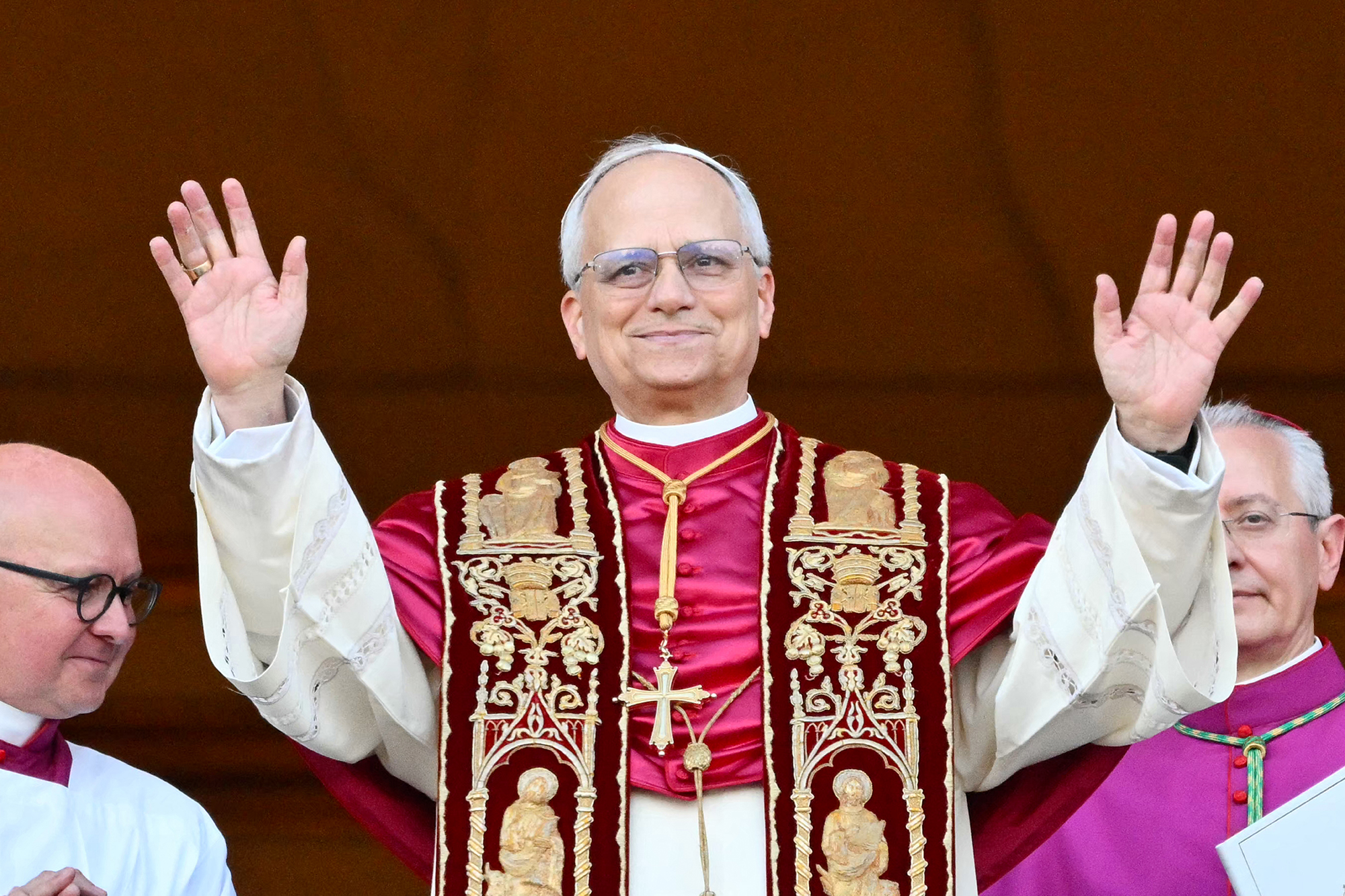 Pope Leo XIV wears special jewelry: What each piece symbolizes