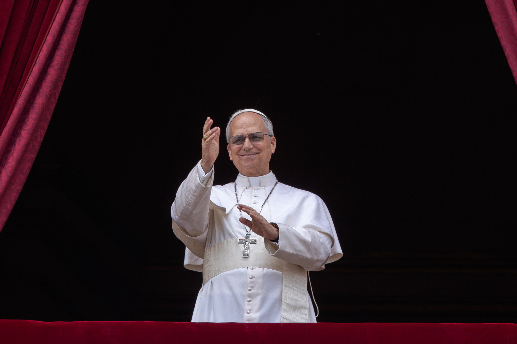 Pope Leo XIV wears special jewelry: What each piece symbolizes