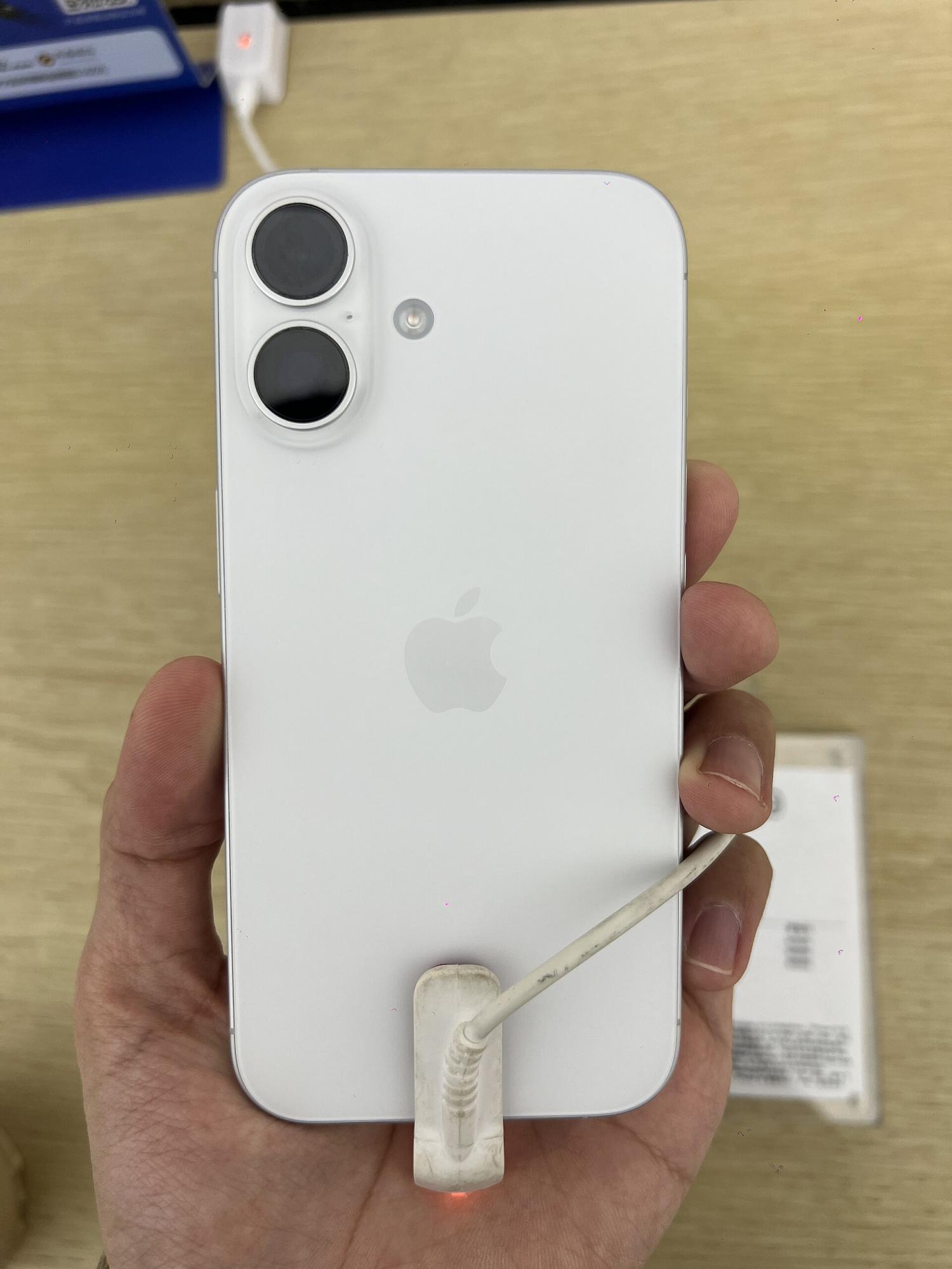 Від першого iPhone до 18: як змінювався популярний смартфон Apple