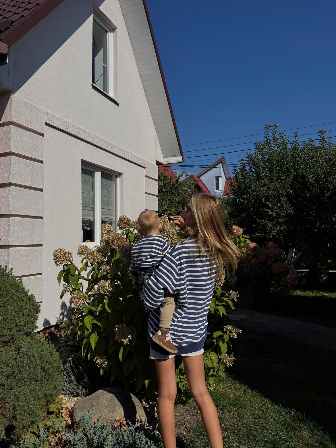 Леся Никитюк показала family look фото с подросшим сыном