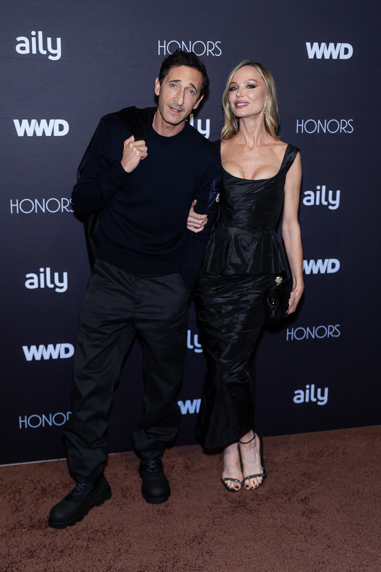 Celine, Saint Laurent і вінтажний Cavalli: найефектніші образи зірок на WWD Honors 2026