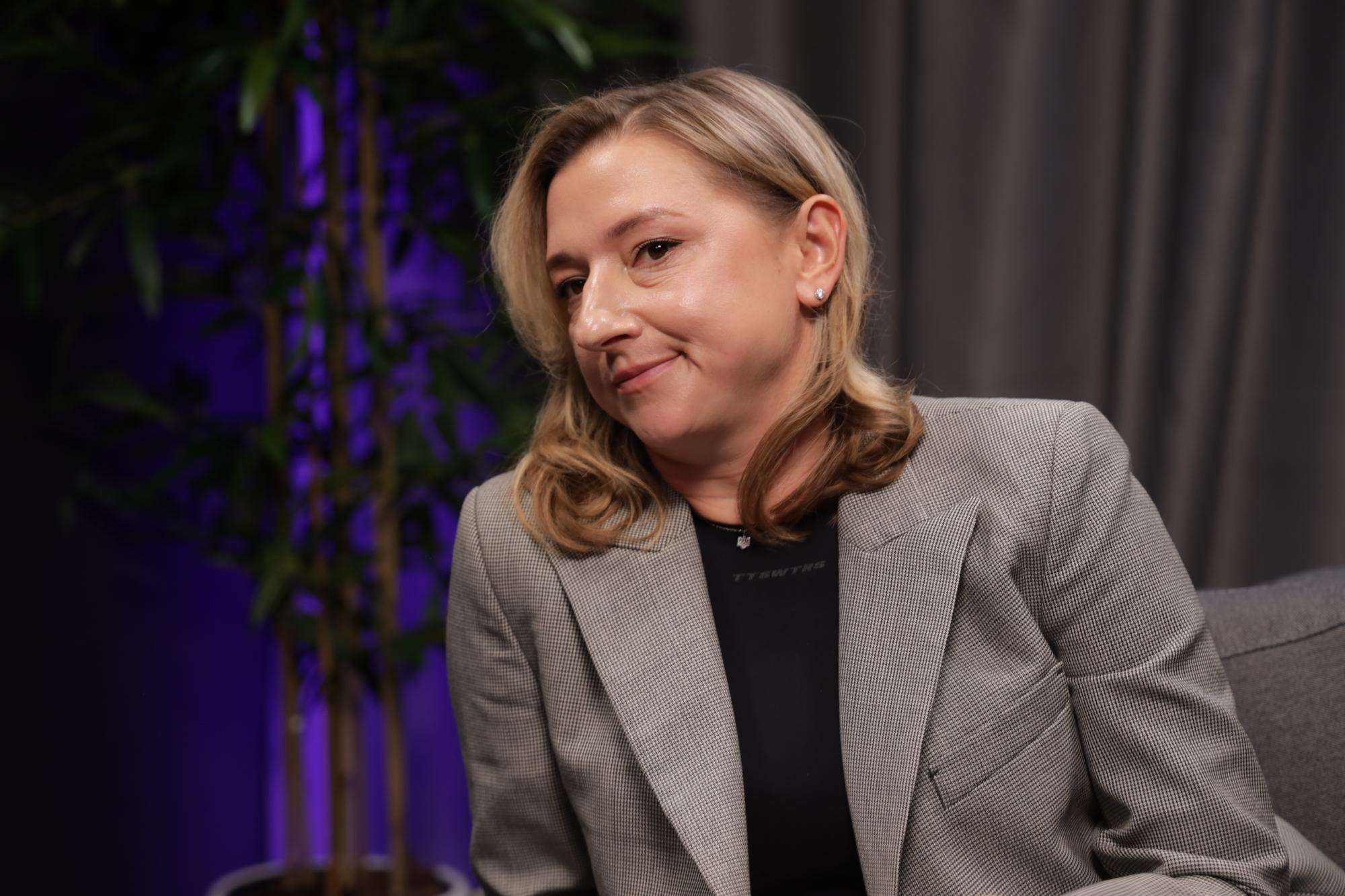 "Иммунитета от разводов не существует". Елена Борисова о жизни на две страны, воспитании пятерых детей и кризисах в ресторанном бизнесе