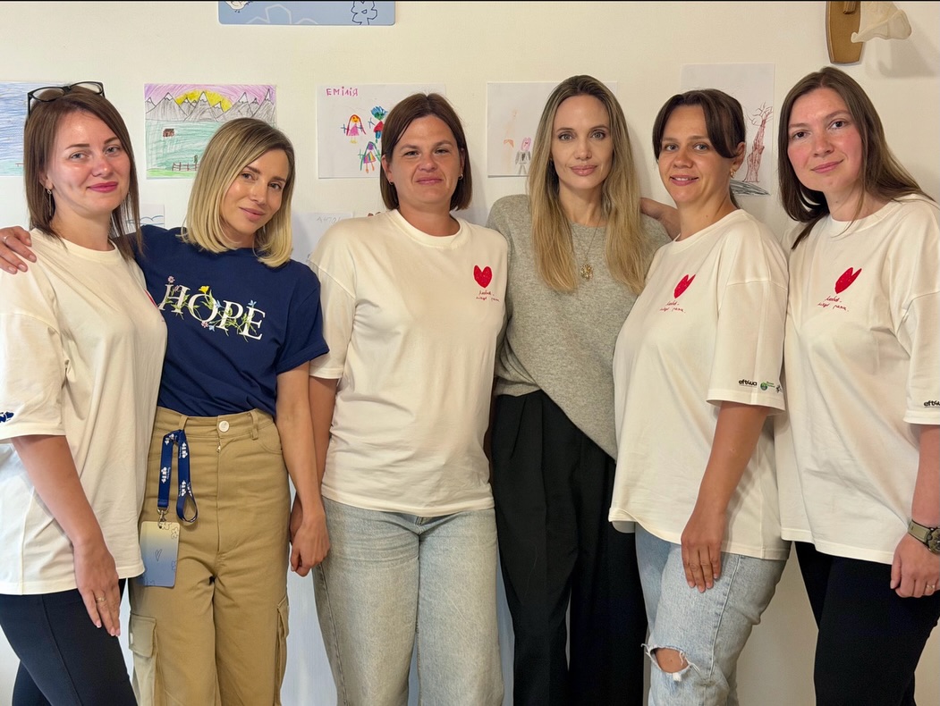 Анджеліна Джолі показала нові фото з України: якими вона побачила Харків і Карпати