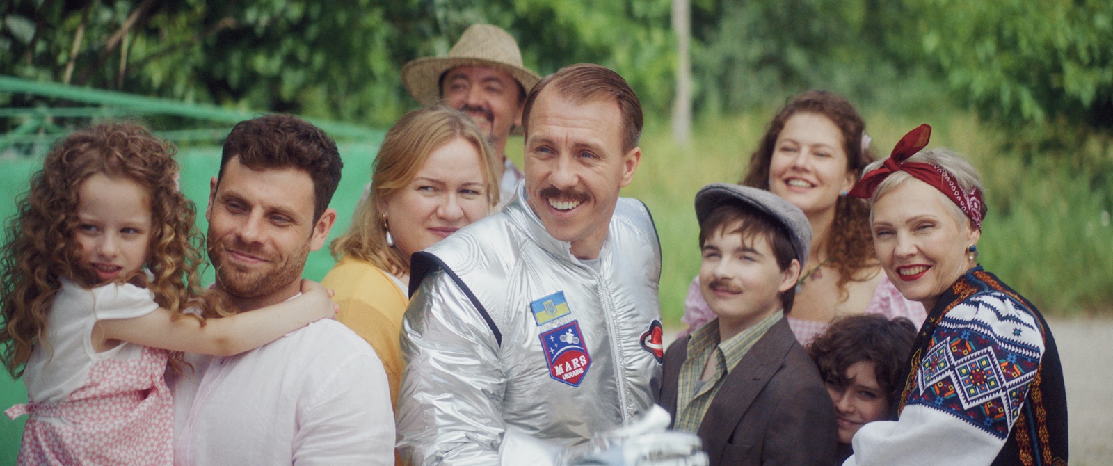 Стас Боклан сел за руль машины времени в трейлере "Крашанки 2.0": что известно о премьере
